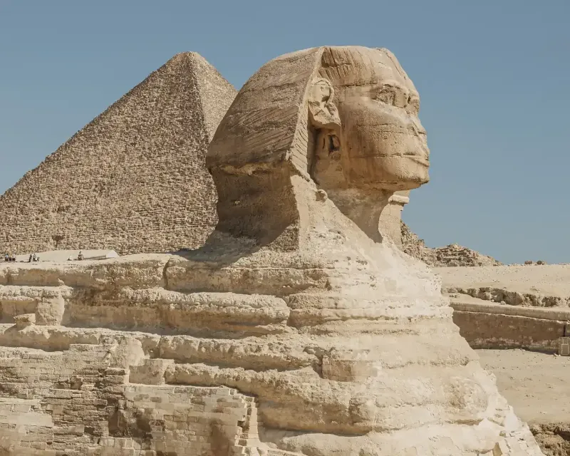 Great Sphinx and Pyramid of Khafre in Giza, Cairo, Egypt